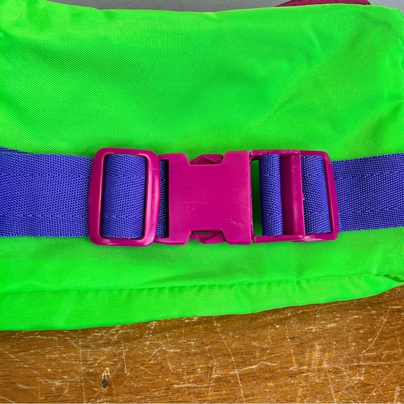 Seirus Vintage 1980s Vibrant Green Purple Fanny Pack Travel Bag Activewear Sport - Picture 4 of 12